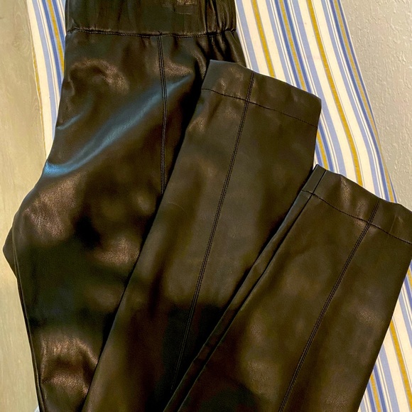 Black leather like pants.  Size 6.  Perfect condition and very comfortab… - Picture 1 of 6
